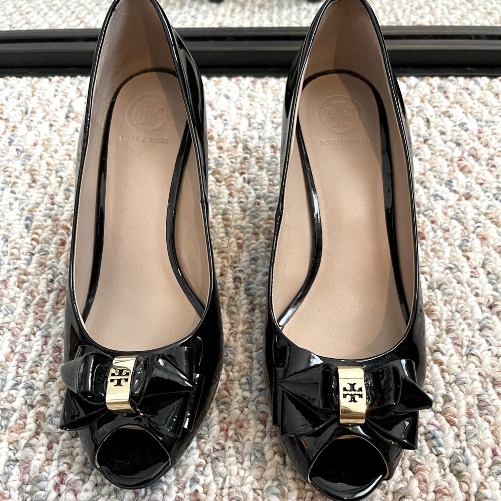 TORY BURCH wedge heels